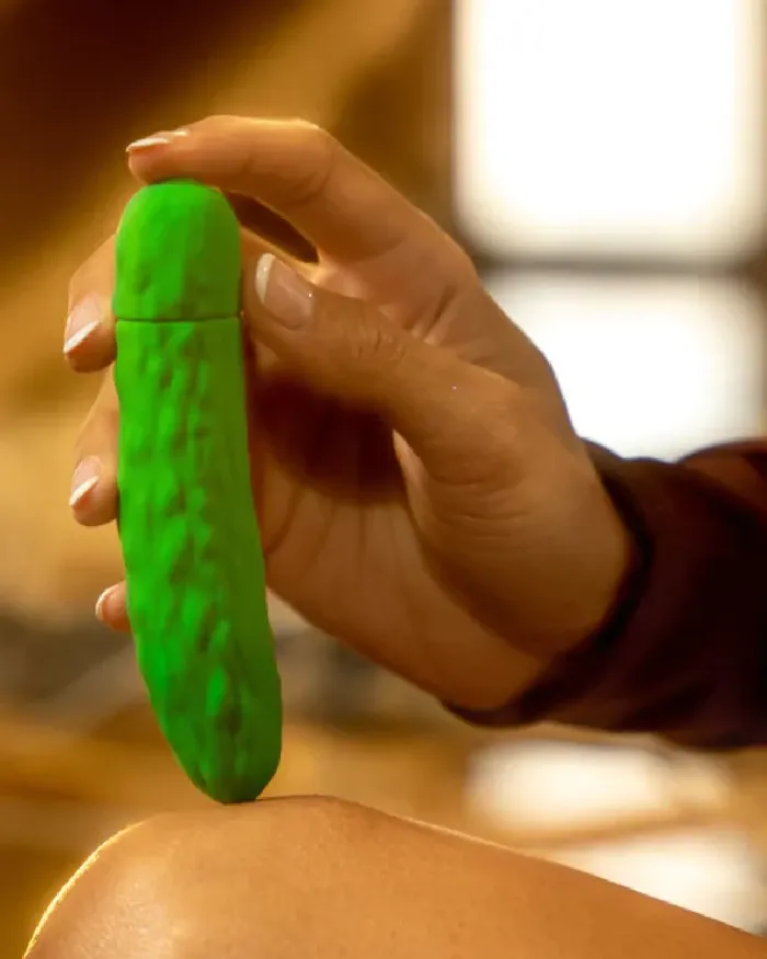 Pickle Emojibator Ultra Discreet First Time Bullet Vibrator Dame Products Female Sex Toys Pickle Emojibator Ultra Discreet First Time Bullet Vibrator Dame Products Female Sex Toys